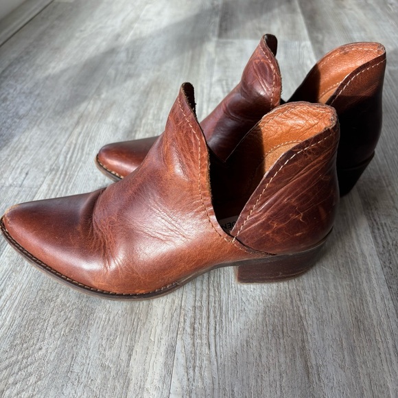 Steve Madden women's brown leather Austin bootie - Picture 5 of 11